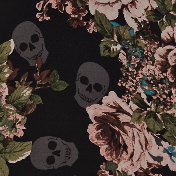 TORRID - BLACK SKULL FLORAL SWEETHEART PEPLUM TOP - Picture 3 of 6